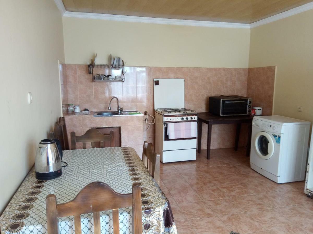 Julia Guest House Kobuleti Extérieur photo